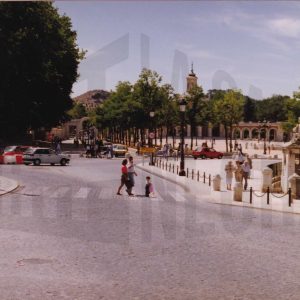 Plaza de Santiago Rusiñol , entrada al Jardín del Parterre y Plaza e Iglesia de San Antonio en Aranjuez