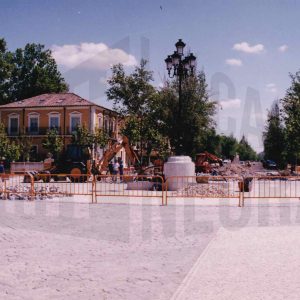 Obras en la Plaza de Rusiñol y Calle Príncipe de Aranjuez al fondo