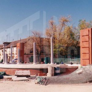 Construcción de la fuente en la confluencia de las calles Foso y Moreras en Aranjuez