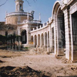 Carrera de Andalucía en obras en el entorno de la iglesia de San Antonio en Aranjuez