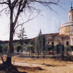 Carrera de Andalucía en obras junto a la Iglesia de San Antonio en Aranjuez