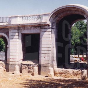 Carrera de Andalucía en obras junto a la Iglesia y la Plaza de San Antonio en Aranjuez