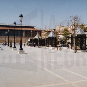 Plaza de la Constitución de Aranjuez con el Mercado de Abastos al fondo