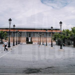 Plaza de la Constitución de Aranjuez, estatua de Alfonso XII y Mercado de Abastos