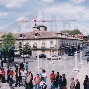 Vista de la Plaza de la Constitución, y de las Calles Stuat y Gobernador de Aranjuez desde una ventana del Ayuntamiento