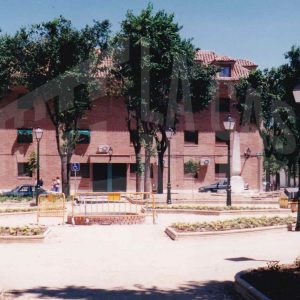 Plaza junto al Hospital de San Carlos de Aranjuez en la Calle Rey