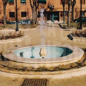 Fuente de la plaza frente al Hospital de San Carlos de Aranjuez en la Calle Rey