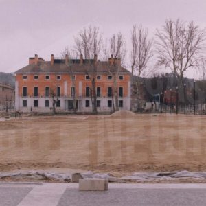Obras en la Plaza de Parejas de Aranjuez con el hotel NH Príncipe de la Paz (actualmente Palacio de Aranjuez)