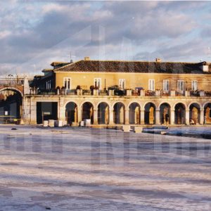 Obras en la Avenida de Palacio y la Plaza de Parejas en Aranjuez junto a las Casas de Oficios