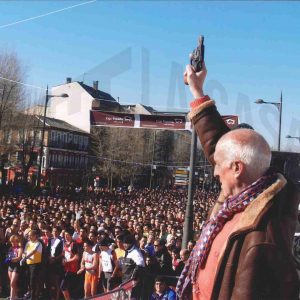 El Alcalde de Aranjuez, Jesús Dionisio, da el pistoletazo de salida en la XXIV Carrera Popular Villa de Aranjuez
