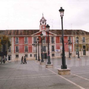 Plaza de la Constitución y fachada del Ayuntamiento de Aranjuez tras su remodelación