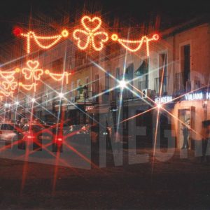 Iluminación de las fiestas de septiembre en la Calle Stuart en Aranjuez