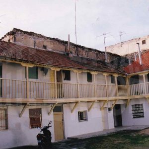 Corredores y patio de una corrala  en la Calle Foso  de Aranjuez