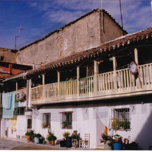 Corredores y patio de una corrala  en la Calle Foso  de Aranjuez