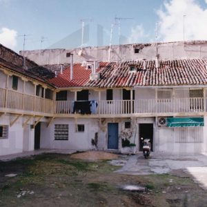 Corredores y patio de una corrala  en la Calle Foso  de Aranjuez