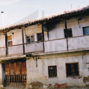 Corredores en estado ruinoso en una corrala ya desaparecida en la esquina de las calles Infantas y Montesinos de Aranjuez