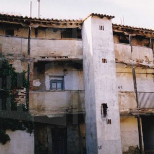 Corredores en estado ruinoso en una corrala ya desaparecida en la esquina de las calles Infantas y Montesinos de Aranjuez
