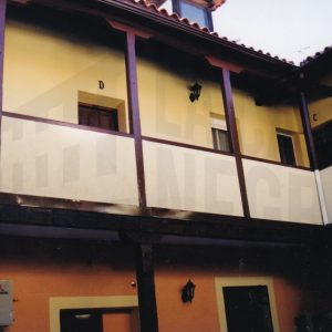 Corredor en una corrala restaurada en la Calle Capitán de Aranjuez