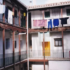 Corredores en una corrala de la Calle Capitán en Aranjuez