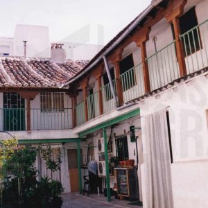 Corredor y patio de una corrala en la Calle Capitán de Aranjuez
