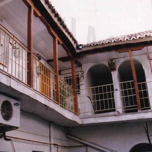 Corredores en una corrala con entradas por las calles Hospital y Capitán de Aranjuez