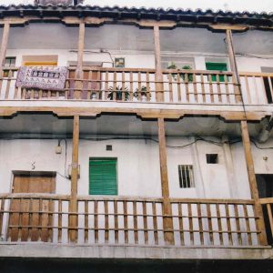 Corredores en una corrala en la Calle de la Rosa en Aranjuez