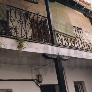 Corredores en una corrala en la Calle de la Rosa en Aranjuez