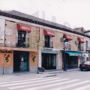 Edificios en la esquina de las calles Stuart y San Antonio en Aranjuez