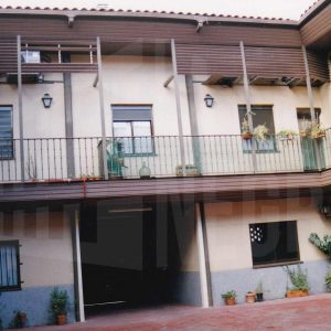 Patio y corredores de una corrala en la Calle Florida de Aranjuez