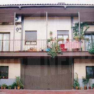Patio y corredores de una corrala en la Calle Florida de Aranjuez