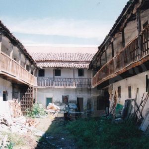 Patio y corredores en una corrala ya desaparecida en la Calle Abastos de Aranjuez