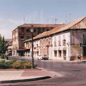 Edificios en los números pares de la calle Capitán vistos desde la calle Infantas en Aranjuez