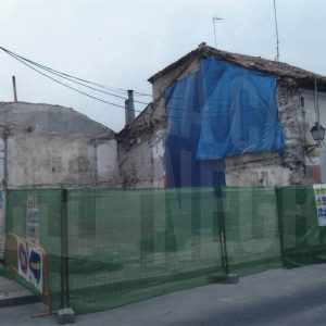 Solar de la antigua sede de la Cruz Roja en obras en la calle Capitán en Aranjuez