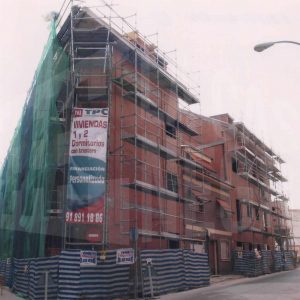 Edificio en construcción en el cruce de las calles San Pascual y Camino de Noblejas en Aranjuez