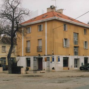 Edificios en la calle San Antonio esquina calle del Palacio Silvela en Aranjuez