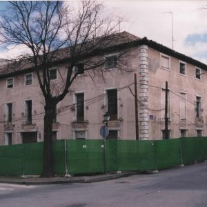 Edificio desaparecido en la calle Gobernador esquina calle del Rey en Aranjuez