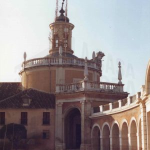 Obras de reparación de la veleta de la cúpula de la Iglesia de San Antonio, en Aranjuez