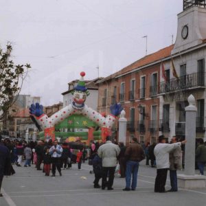 Atracciones infantiles en la Plaza de la Constitución de Aranjuez