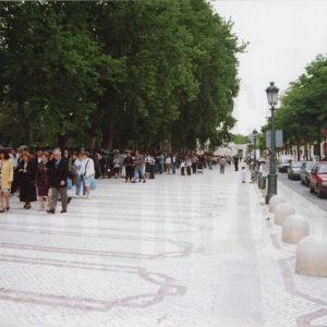 Visitantes a la Feria del Barro-Alfaranjuez en su edición de 1994, en Aranjuez