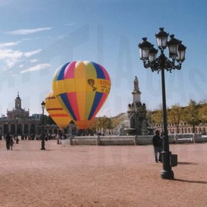 Globos aerostáticos en la Plaza de San Antonio, en Aranjuez