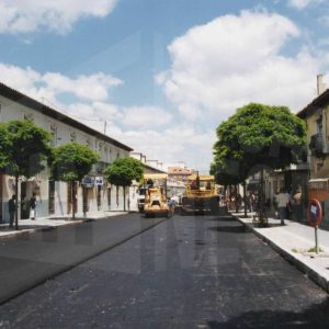 Obras de asfaltado de la Calle del Almíbar, en Aranjuez