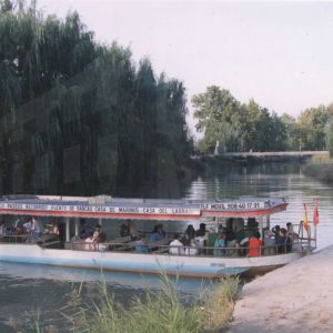 Barco turístico en el Embarcadero de Fernando VI, en el Jardín del Príncipe de Aranjuez