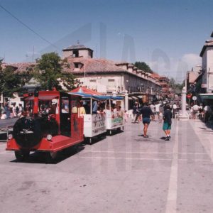 Tren infantil en la Plaza de la Constitución, en Aranjuez