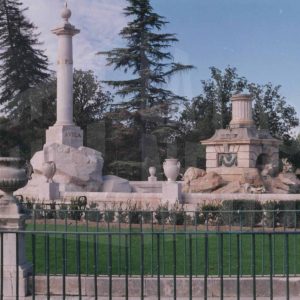 Fuente de Hércules y Anteo sin sus figuras, en proceso de restauración, en el Jardín del Parterre en Aranjuez
