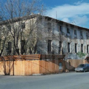 «La Casa Negra» vallada por peligro de derribo, en Aranjuez