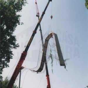 Obras de desmontaje del puente colgante de El Castillo tras su desplome, en Aranjuez