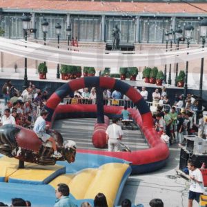 Atracciones infantiles en la Plaza de la Constitución de Aranjuez
