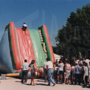 Atracciones infantiles en la Plaza de San Antonio, en Aranjuez