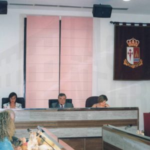 Mesa de edad en el acto de constitución de la nueva Corporación Municipal tras las elecciones de mayo de 2003