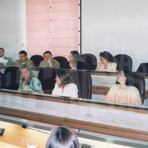 El jefe de Protocolo, Ramón Peche  y varios concejales en el acto de constitución de la nueva Corporación Municipal tras las elecciones de mayo de 2003